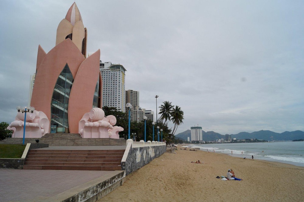 Nha Trang’s coastline offers a perfect blend of natural beauty and urban charm, ideal for memorable photography
